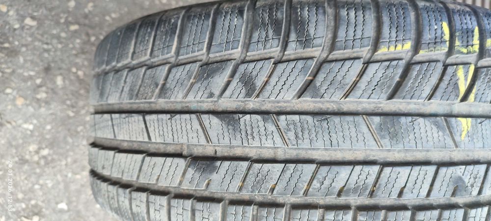Всесезонни гуми 235/45 r17