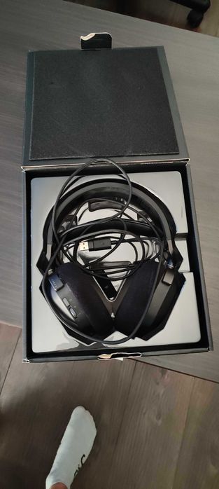 Геймърски слушалки Corsair HS80 RGB Wireless