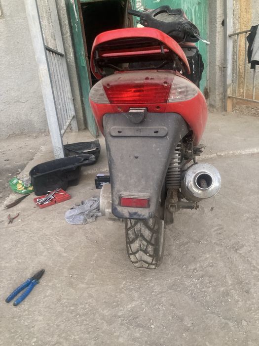 Продам мопед  рейсер 150 срочно