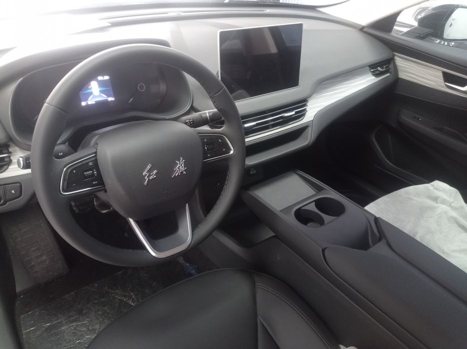 Hongqi E-QM5 электромобиль