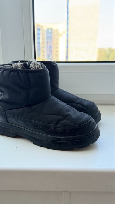Продам дутики Zara