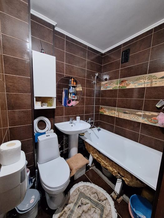 Продаётся 3 комн в центре заходи и живи