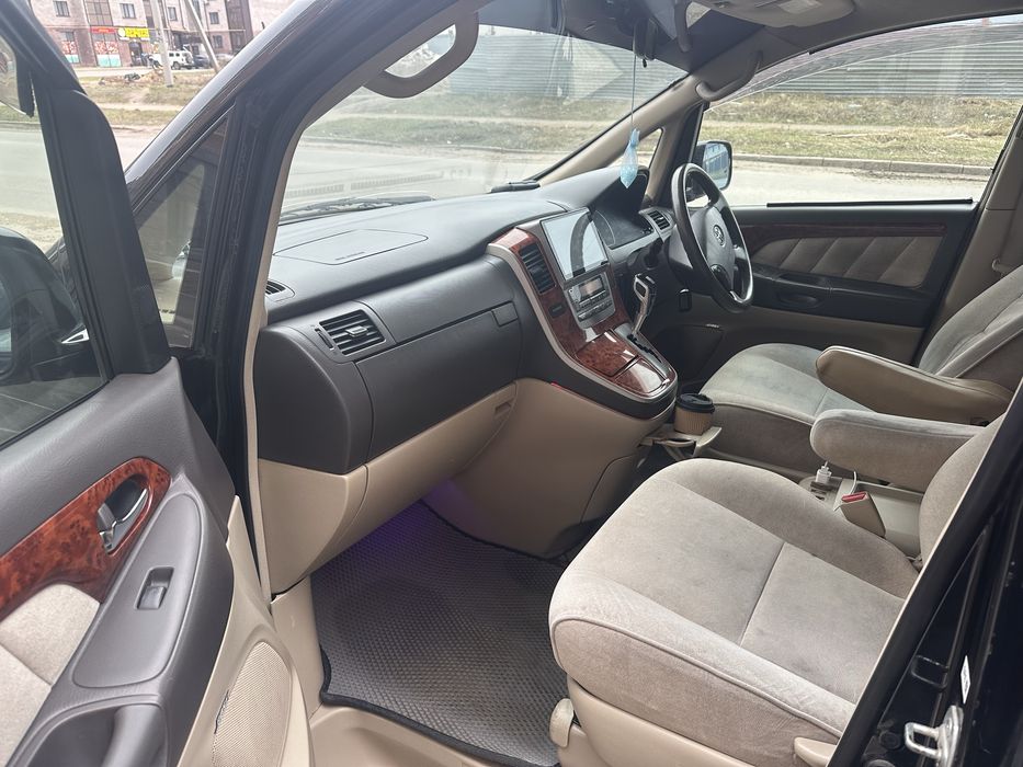 Toyota alphard 2004