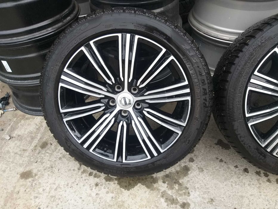2 anvelope Pirelli Sotto Zero Win 235 45 R18 Dot 3520 ci294
