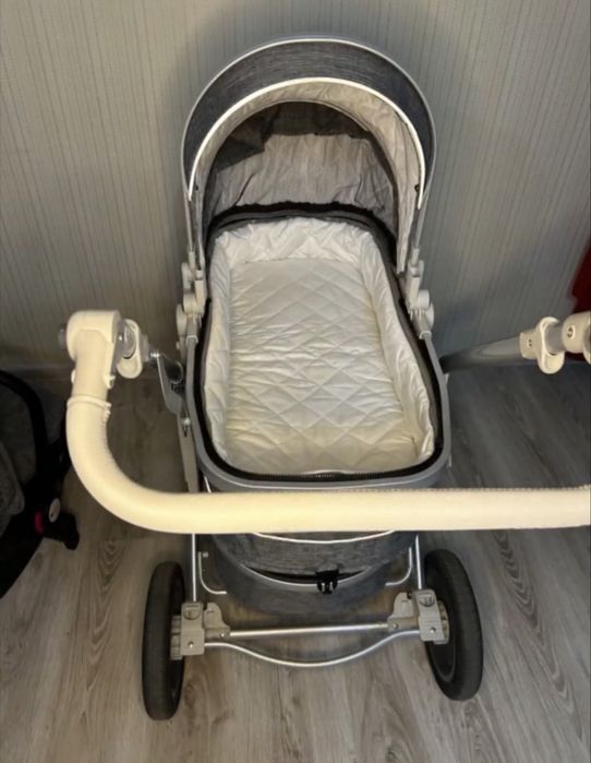 Продаю коляску 3 в 1