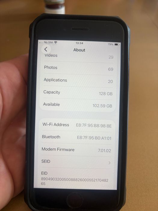 Продавам Iphone SE 128GB