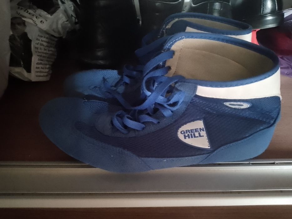 Продам борцовское трико,с борцовками