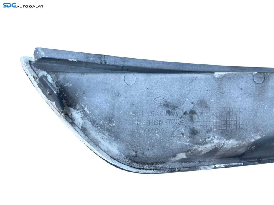 Bandou Ornament Grila Plastic Inferioara Dreapta de sub Far Spoiler Bara Fata Ford Kuga 2008 - 2013 Cod 8V41-15A281-AW 8V4115A281AW [B4626]