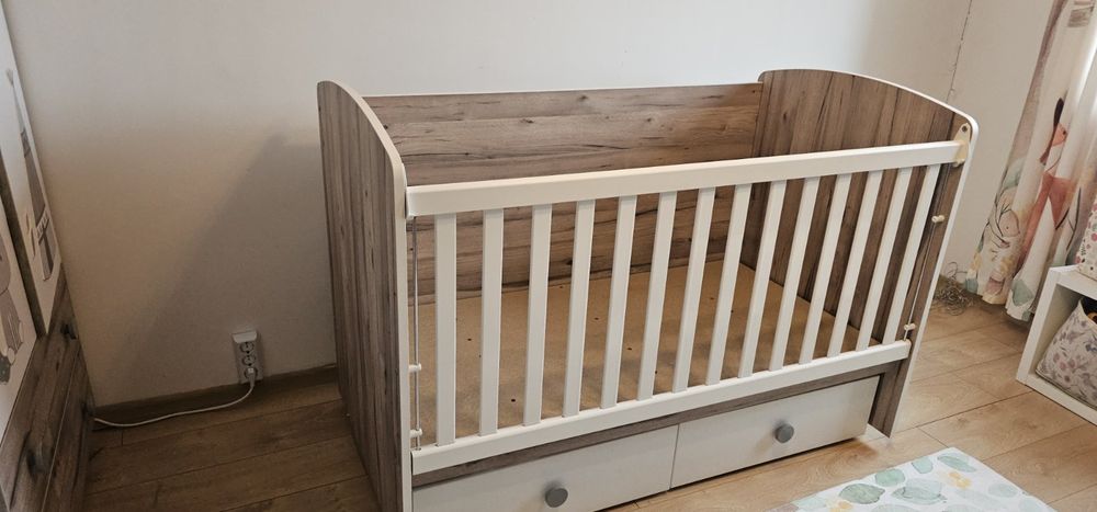Бебешко креватче / Детско легло с люлеещ механизъм 140/70