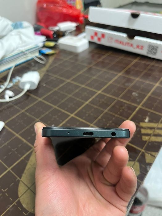 VIVO Y04 Новый телефон