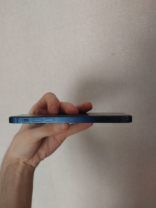 Продам iphone 12 64gb