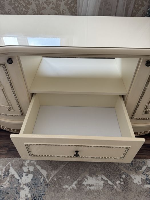 Тв подставка.