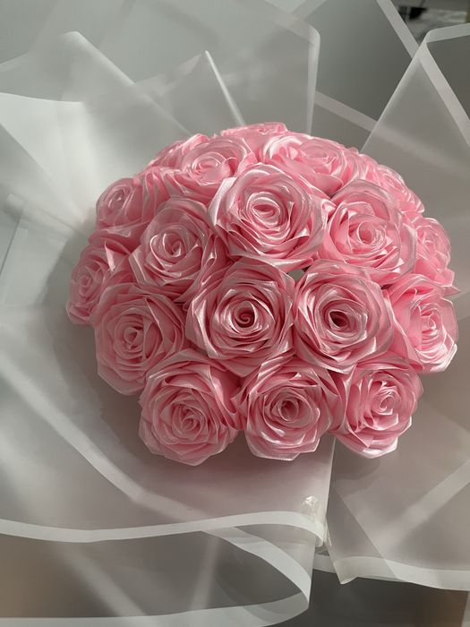 Продам букеты атласных роз