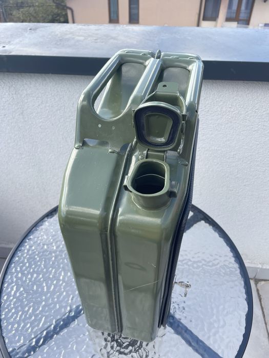 Minibar portabil tip canistra