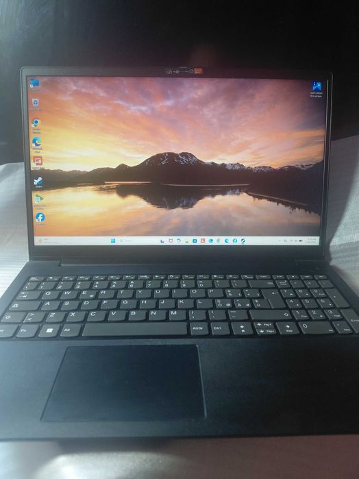 Laptop lenovo v15