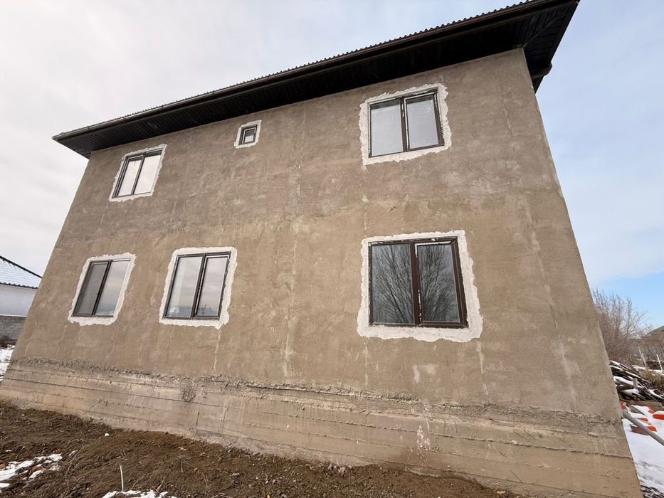 Продам 2х этажный частный дом