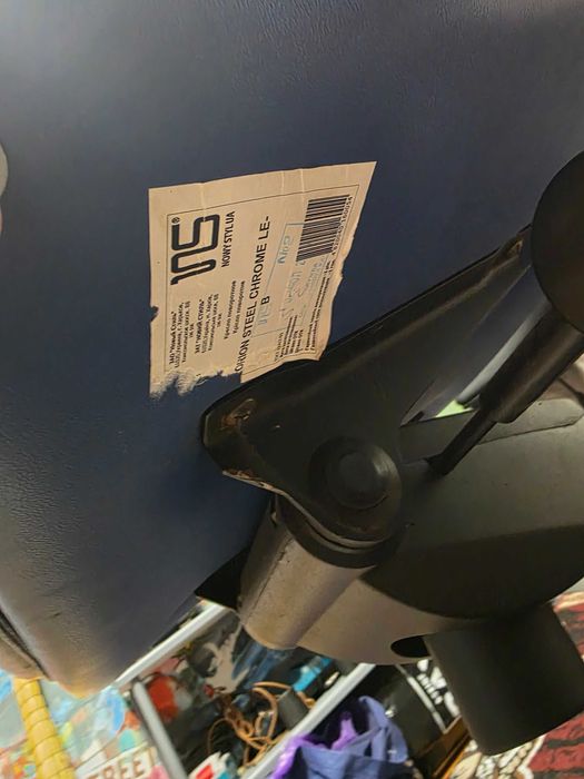 Офисное кресло в достойном состоянии