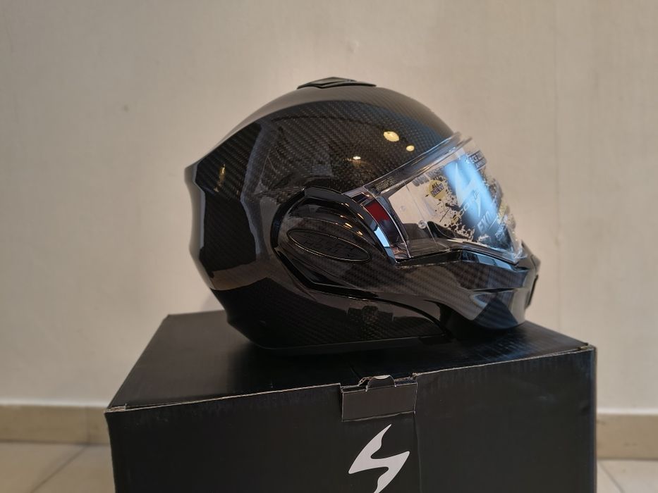 Scorpion Exo Tech Carbon каска М размер
