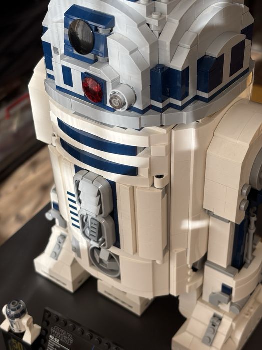 Лего R2D2 сглобено 2314 части