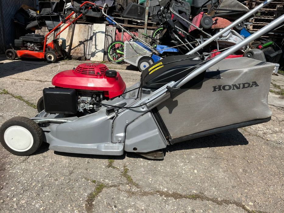 21: Самохдна моторна косачка HONDA 5.5 hp