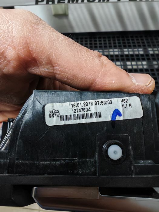 Ornament ușă dreapta față BMW X1 F48 cod 12747604 pachet lumini