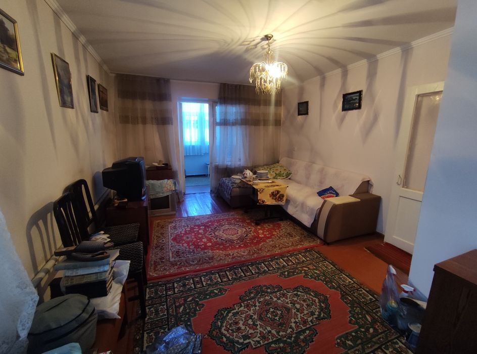 Продается квартира на Калиненском массиве, напротив 1 музык-ой школы