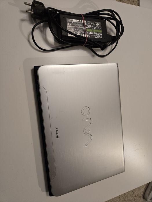 Laptop Sony Vaio SVE14 i3-3110m