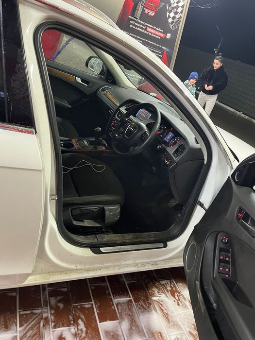 Dezmembrez audi a4 b8 2.0d cag caga