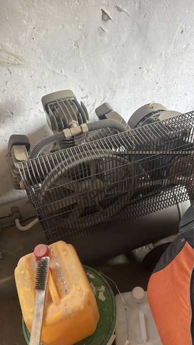 Воздушный компрессор