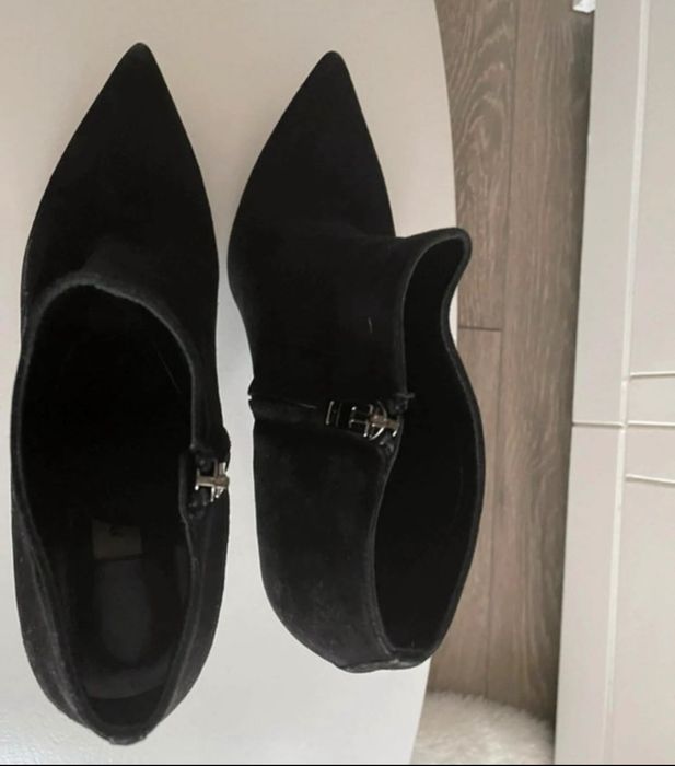 Botine rafinate Burberry