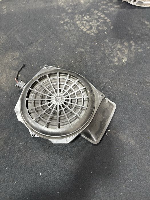 Audi A4 B7 Високоговорител