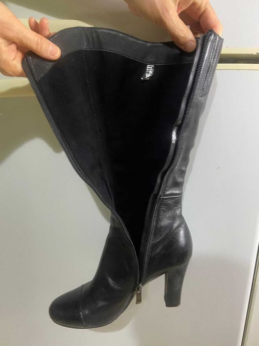 Продам сапоги . .