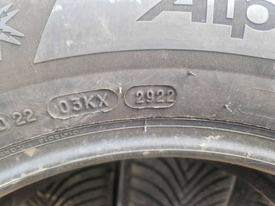 4 броя Michelin R17 215/65
Зимни гуми 
DOT2922