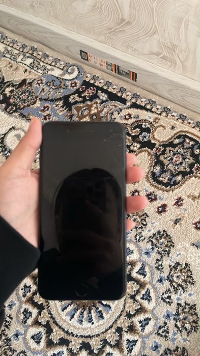 Продается Айфон 7+