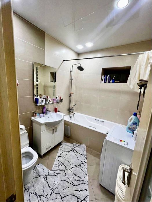 2/4/4 Буз базар 77 Серия . С ремонтом , мебель и техника