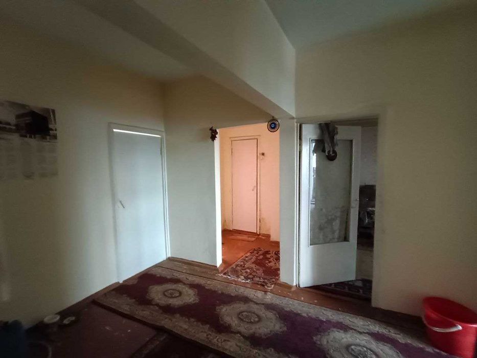 5ти комнатная квартира на 2 этаже с 6ти метровым балконом, Супер