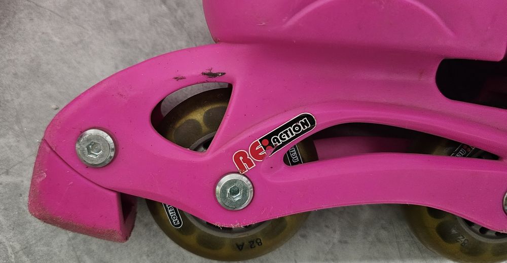 Роликовые коньки.