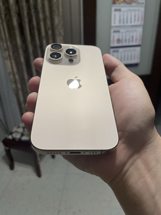 Iphone 16 pro Desert Titanium