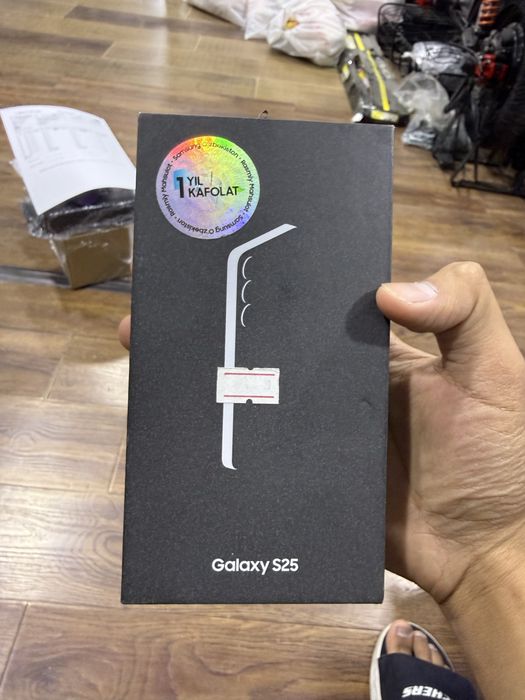 Samsung s25 12/128