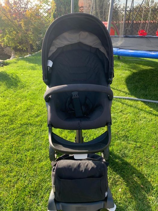 De vânzare cărucior Stokke v5 Black