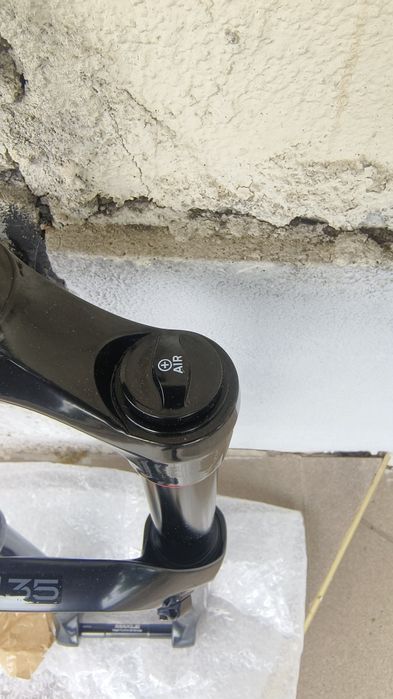 Вилка RockShox 35 Gold RL 29" DebonAir 140mm Boost 15X110mm