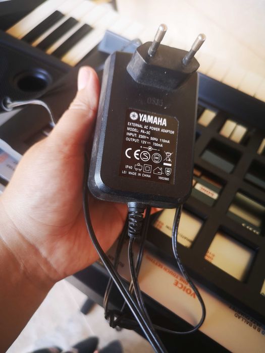 Orgă Yamaha PSR-175 + stativ metalic – stare foarte bună