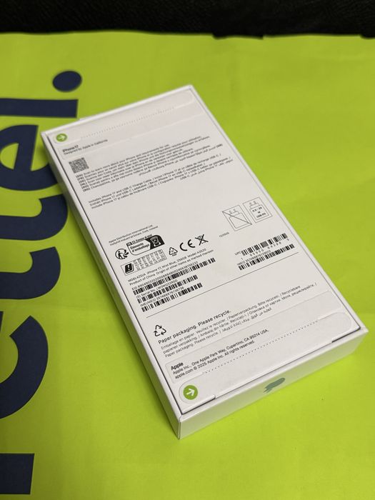 ЗАПЕЧАТАН 256GB iPhone 17 Гаранция Yettel 3г. 2028 Mist Blue