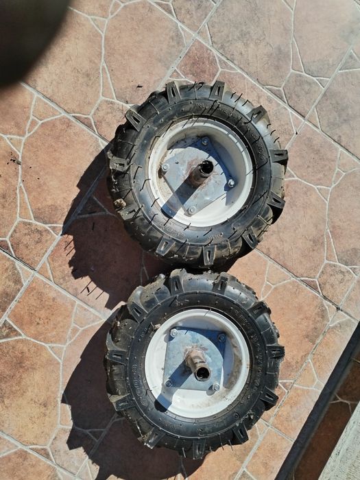 Vind cauciucuri cu janta motocultor