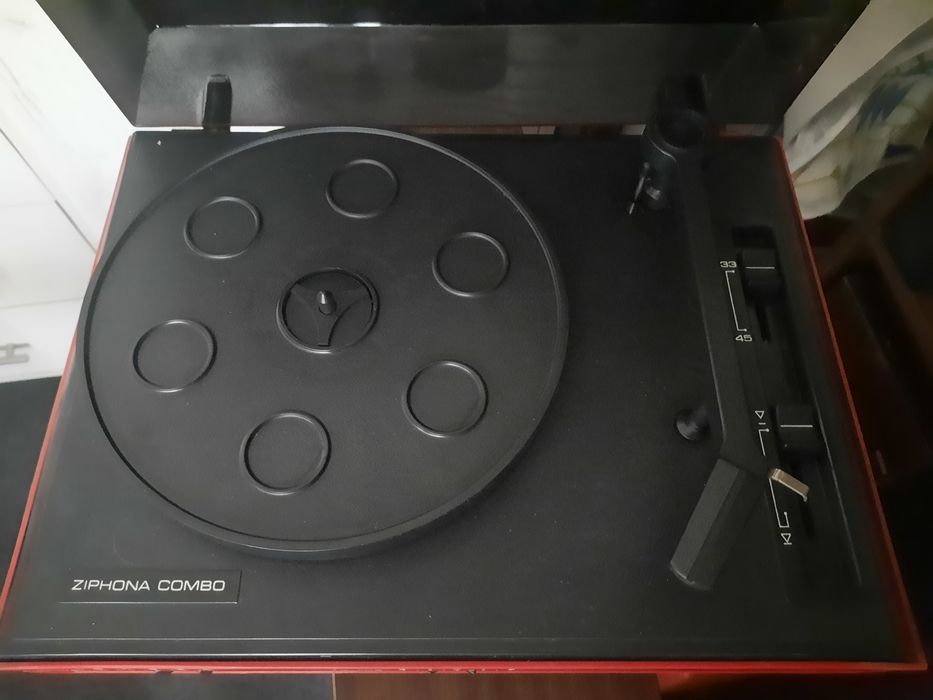 Pikup  cu amplificare.nu are boxele.