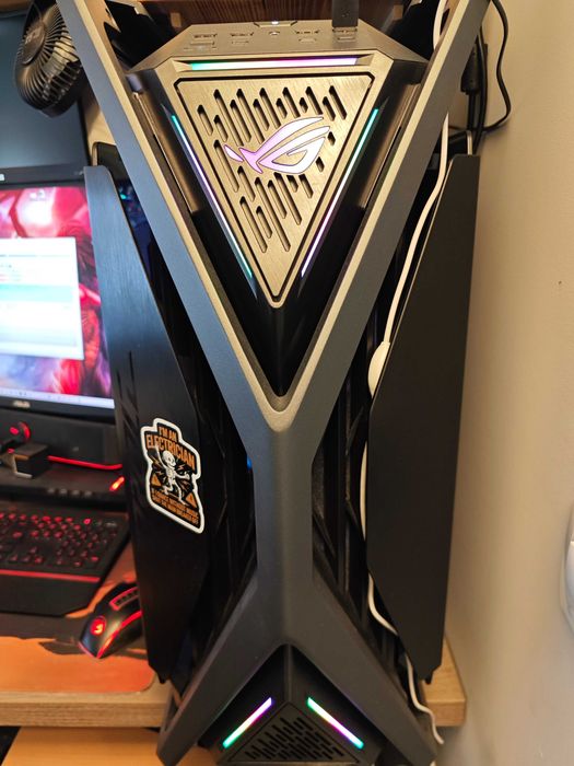 Gaming PC – Ryzen 7 9800X3D / STRIX X870E-E / 64GB DDR5 / 2TB NVMe