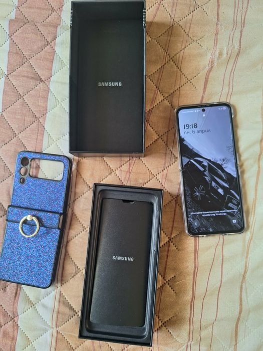 Samsung Galaxy Z Flip 3