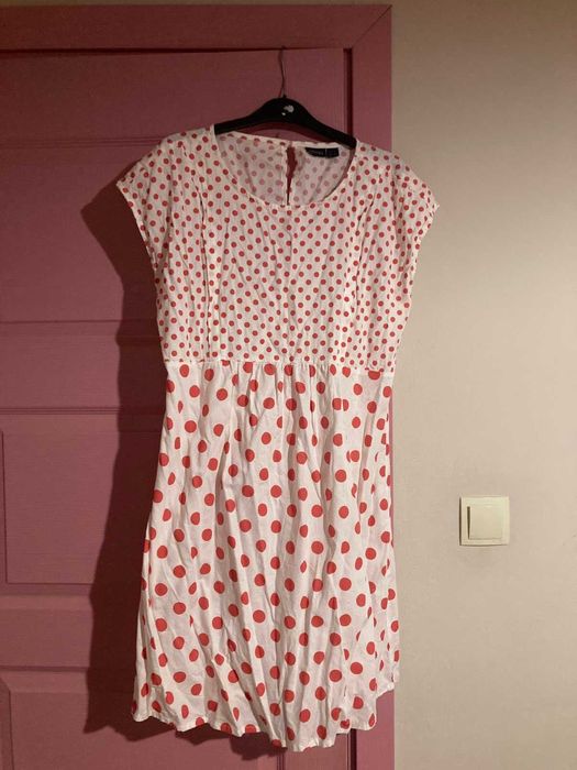 Официални рокли, тоалети за повод и за първи учебен ден