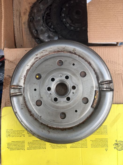 Съединител комплект маховик на ЛУК за 2.0 Голф5