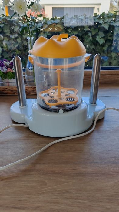 Aparat pentru preparate hot dog